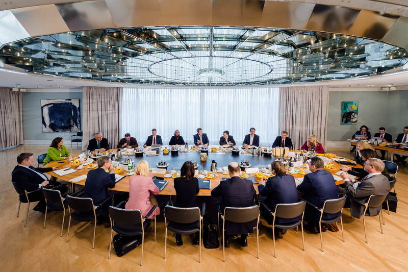 Erste Kabinettssitzung unter der Leitung von Ministerpräsident Dr. Markus Söder 2018 (Quelle: StK)